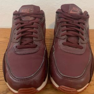 Nike AirMax Burgundy